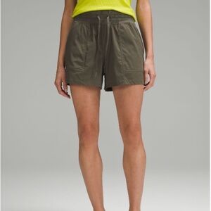Lululemon dance studio high rise short